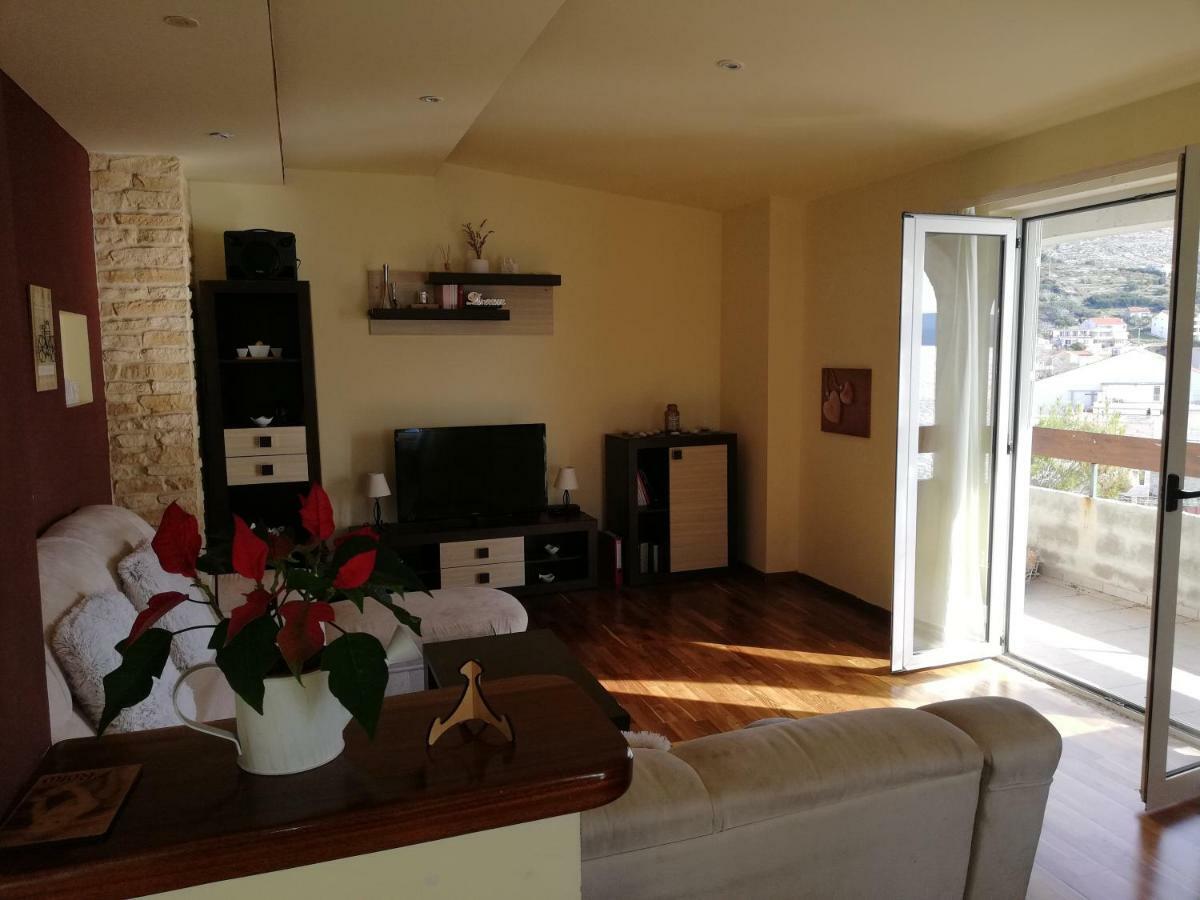 Apartment Bluebay Dugi Rat Luaran gambar